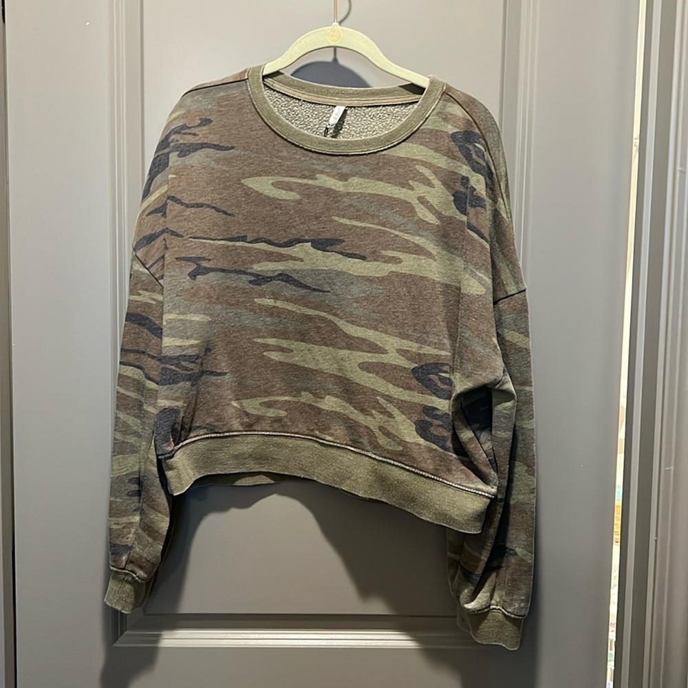 Cropped shirt
